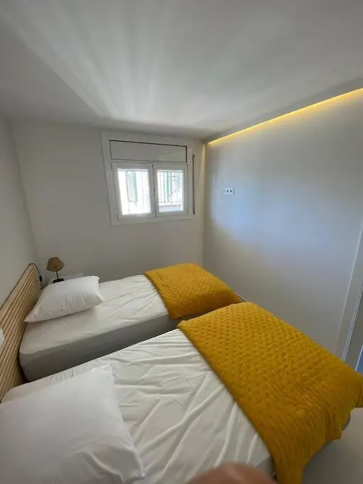 Apartment Superbe Appartement Premiere Ligne De Mer Roses