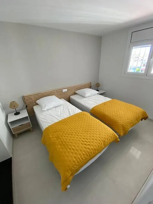 Superbe Appartement Premiere Ligne De Mer Roses 0*,