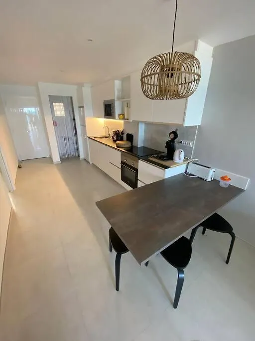 Superbe Appartement Premiere Ligne De Mer Roses Apartment