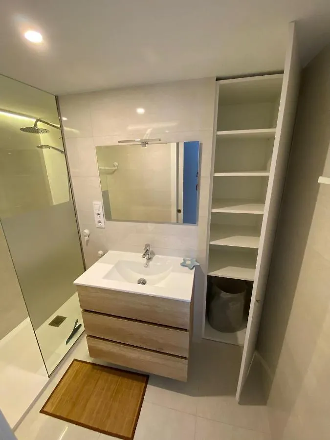 Apartment Superbe Appartement Premiere Ligne De Mer Roses