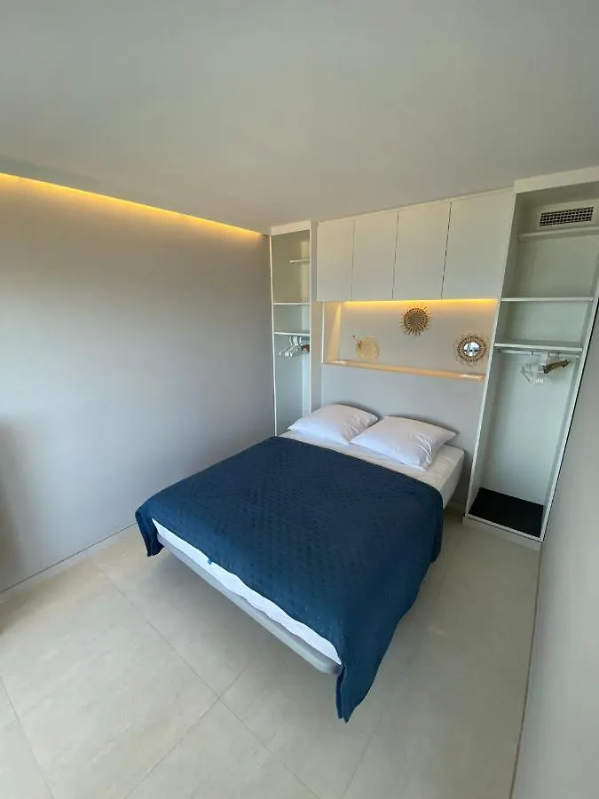 Superbe Appartement Premiere Ligne De Mer Roses 0*,  Spain